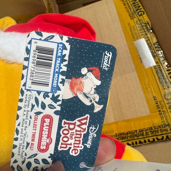 Funko Disney Winnie The Pooh Santa Hat Plush Exclusive - Picture 4 of 6